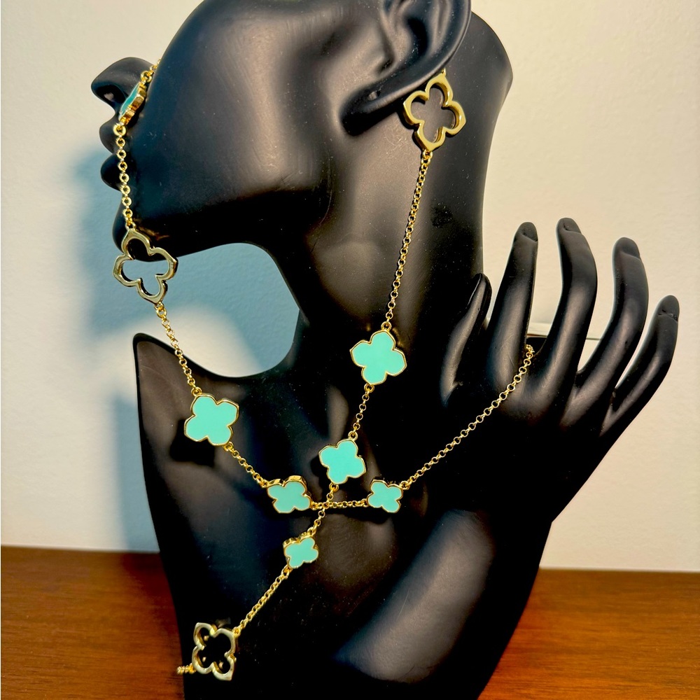 Clover Necklace